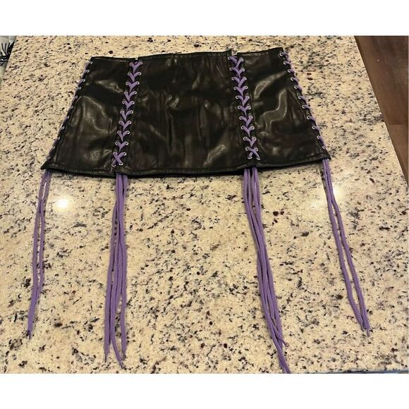 Daisy corsets Women's Black Patent Lace-up Skirt W/Lt Purple Lacing - Picture 2 of 6